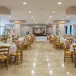 Hotel & 4*
