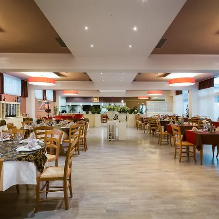 & 4* Međugorje