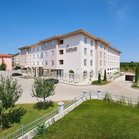 & Hotel 4*