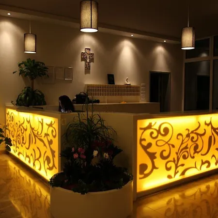 Hotel &